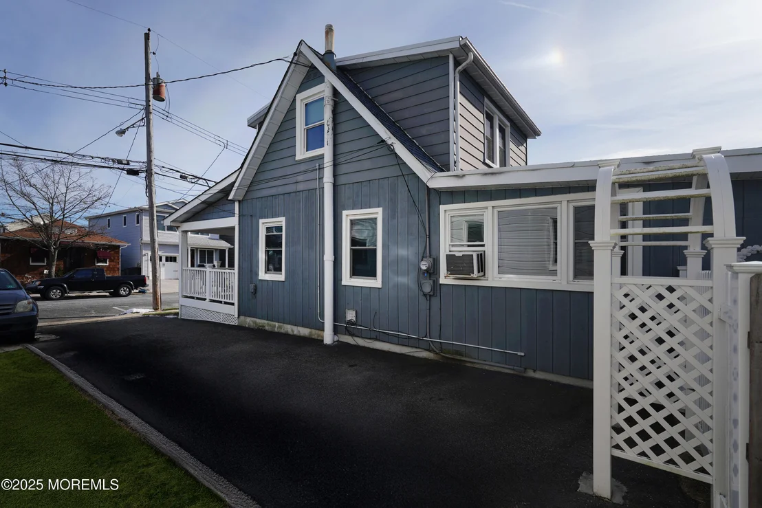 Photo of 1809 Pine Terrace
