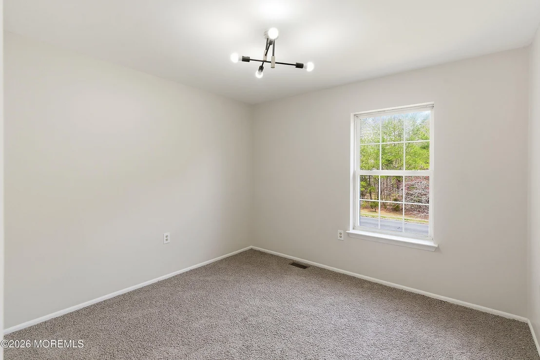 Photo of 565 Buttonwood Drive