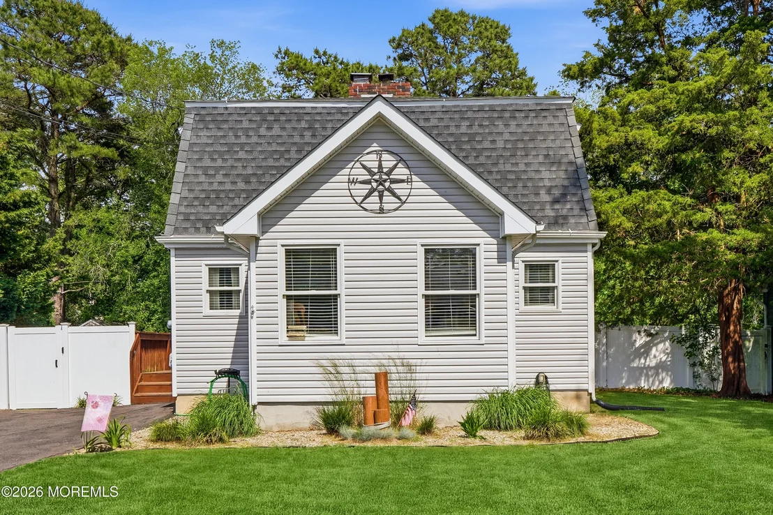 Photo of 1437 Jay Street