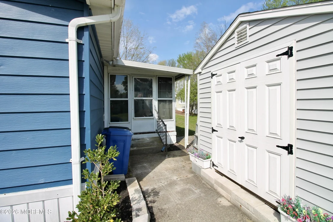Photo of 562 Sara Drive