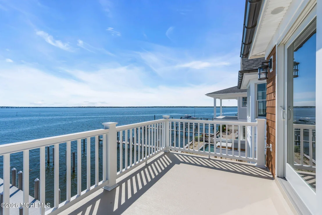 Photo of 153 Pershing Boulevard