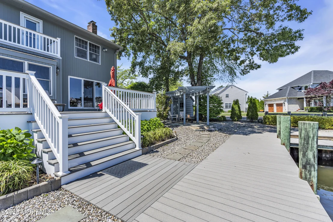 Photo of 560 Midwood Drive