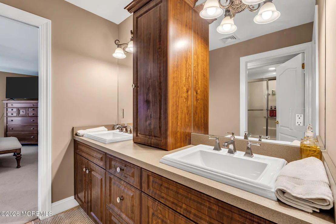Photo of 531 Bayview Drive
