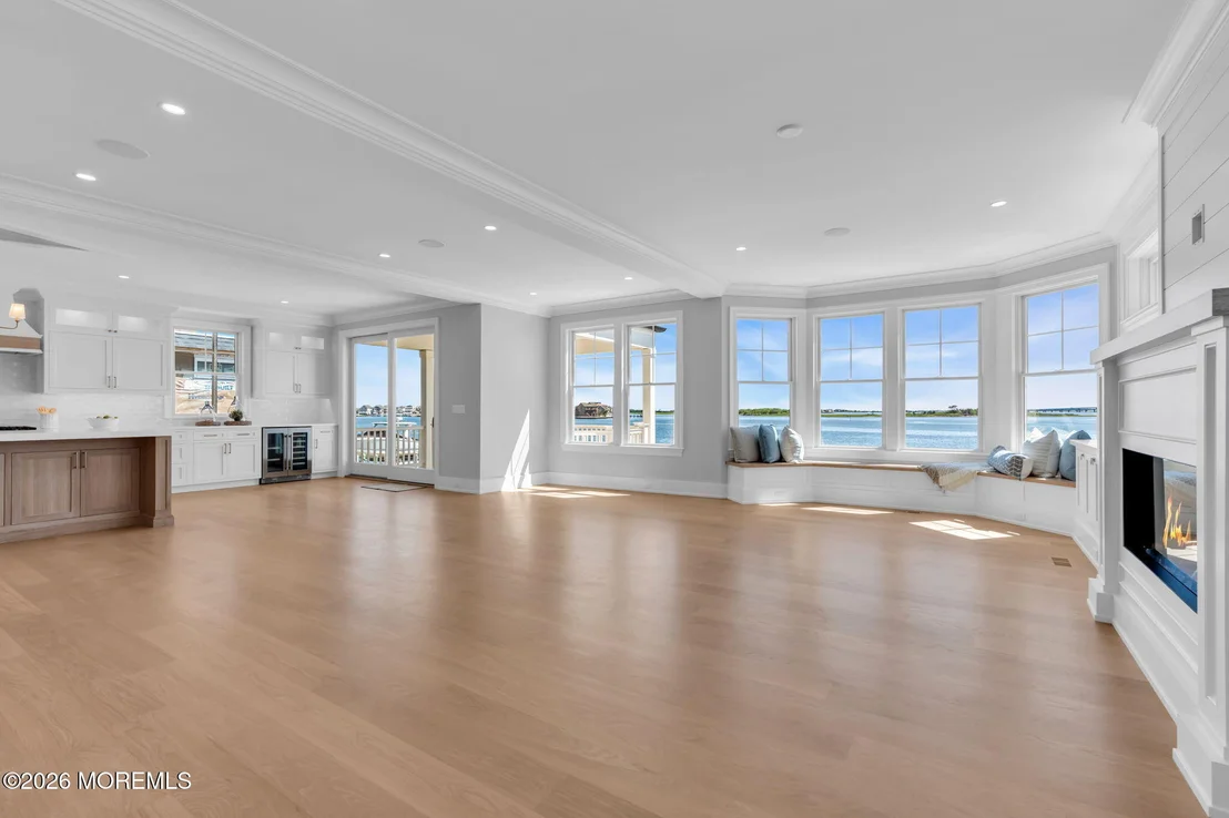 Photo of 153 Pershing Boulevard