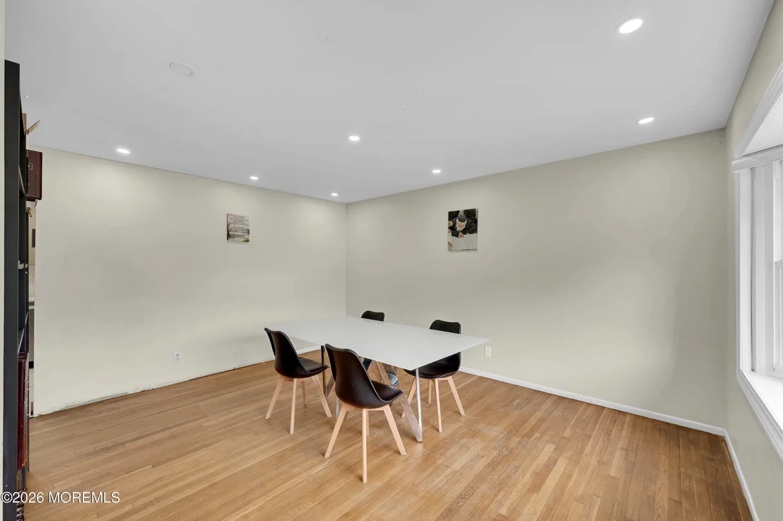 Photo of 11 Lawrence Avenue