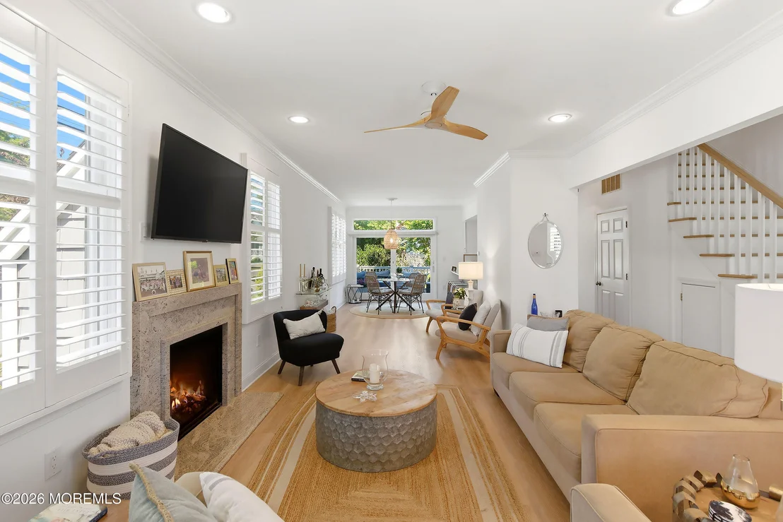 Photo of 384 Pine Avenue