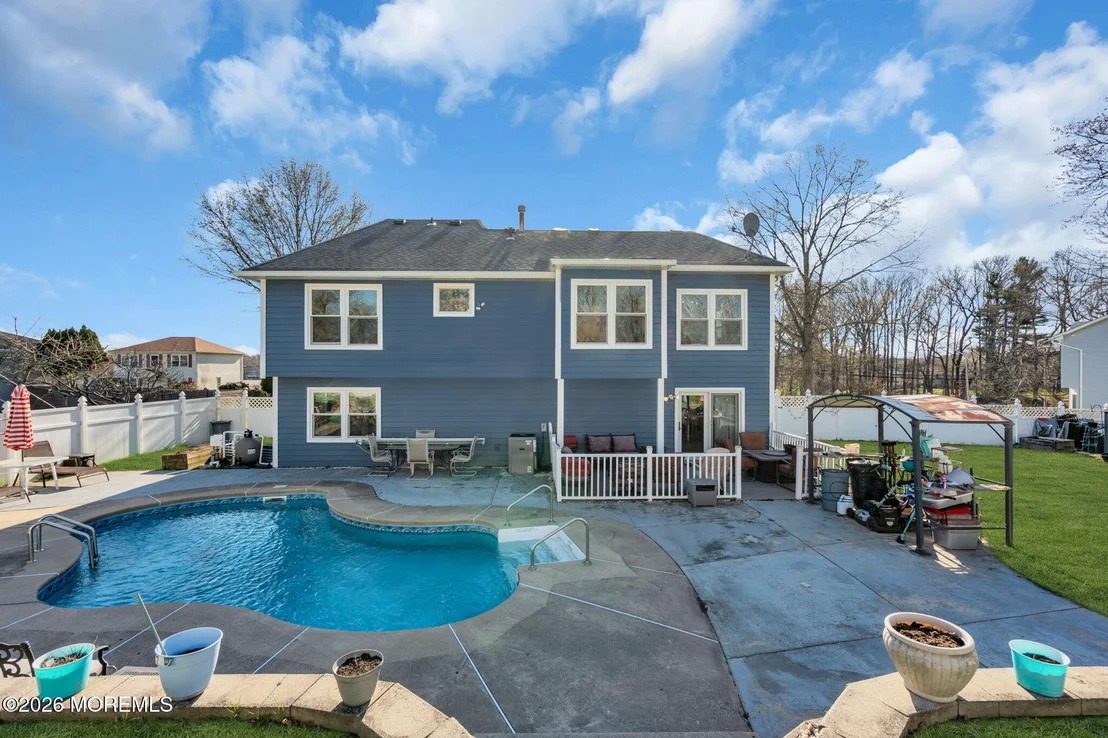 Photo of 522 Woolley Drive