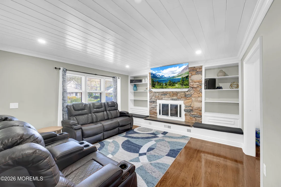 Photo of 609 Adamston Road