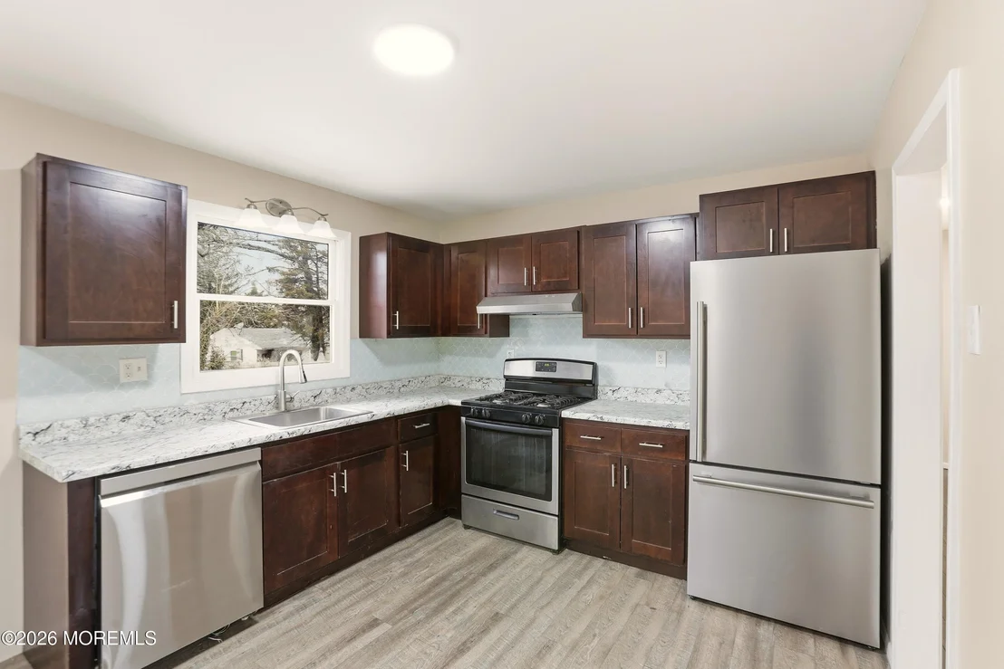 Photo of 108 Lake Deerbrook Drive