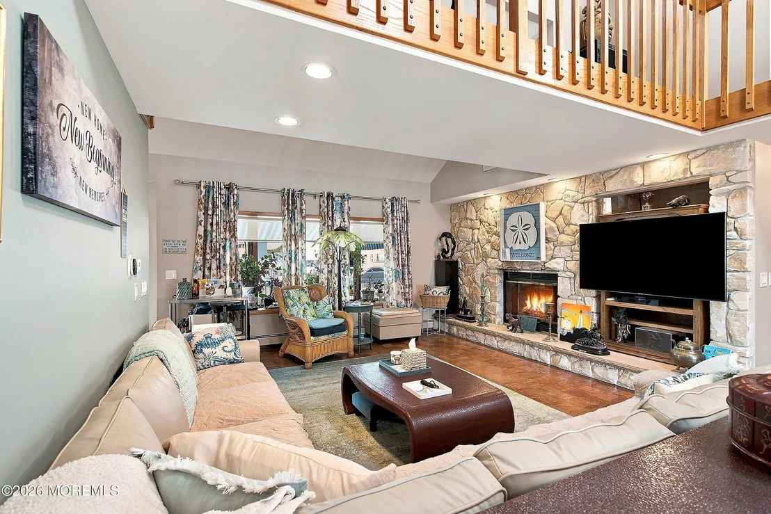 Photo of 819 Forepeak Drive