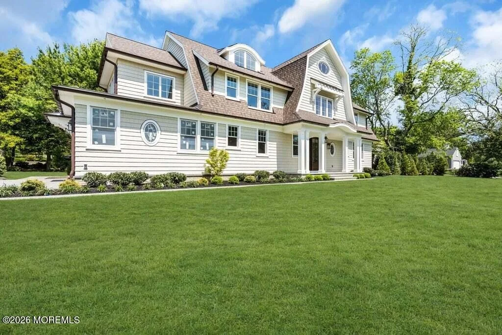Photo of 907 Riverview Drive