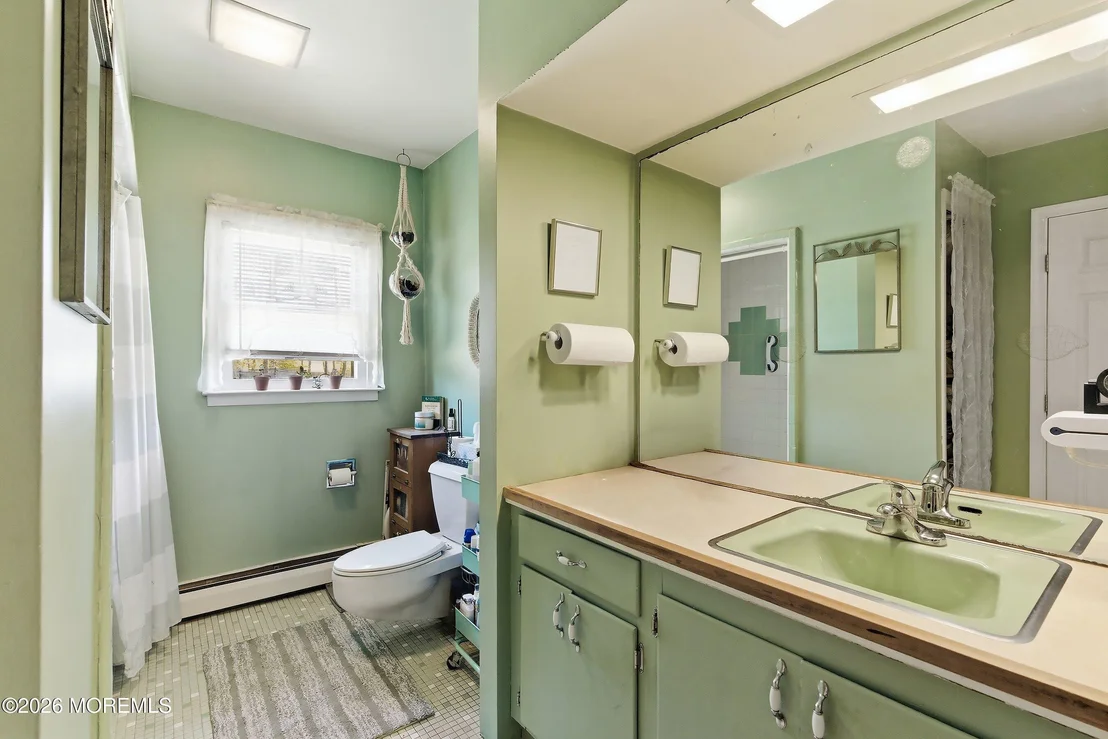 Photo of 745 Oak Glen Road