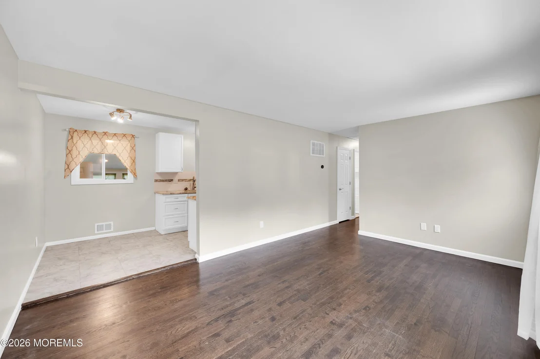 Photo of 271 Sky Manor Boulevard