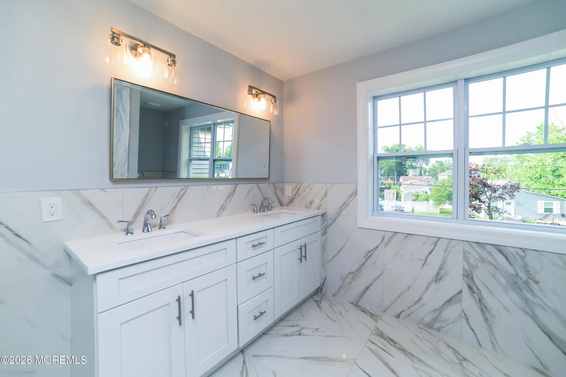 Photo of 128 Center Avenue