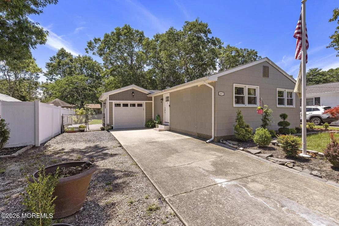 Photo of 337 Enterprise Drive