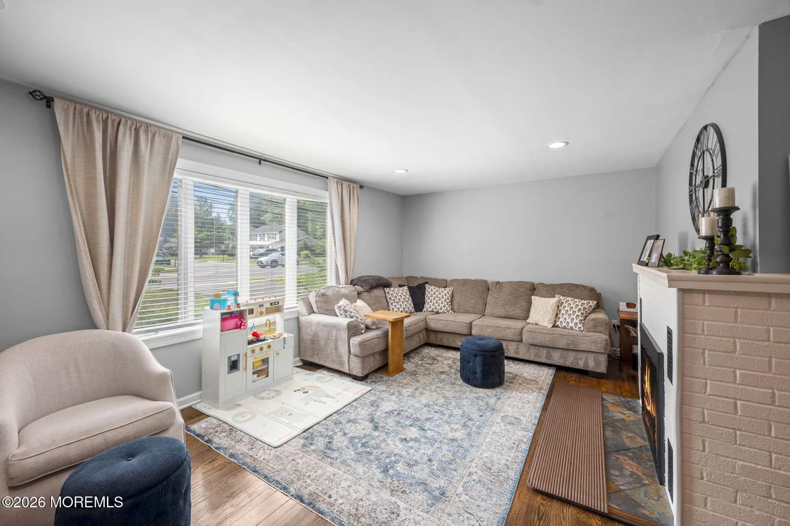 Photo of 213 Lloyd Road