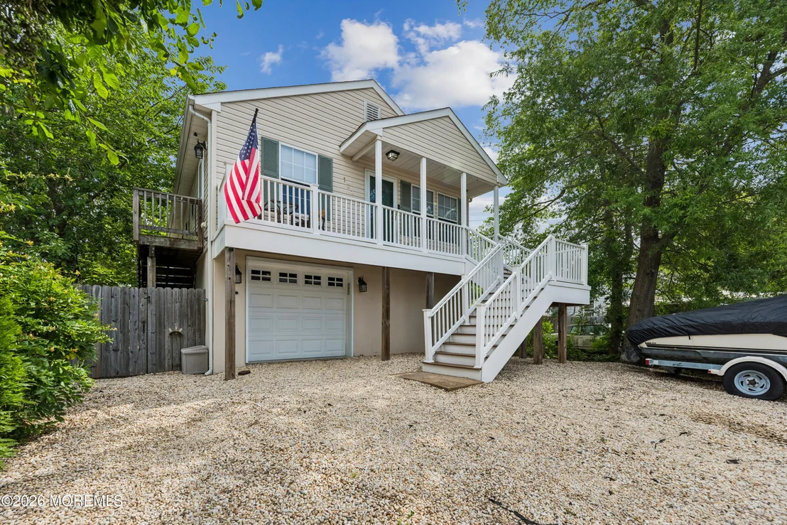 Photo of 131 Bayview Drive