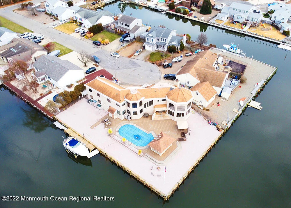 Photo of 1009 Plimsoll Pt