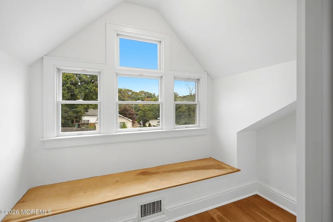 Photo of 4 Oneida Avenue