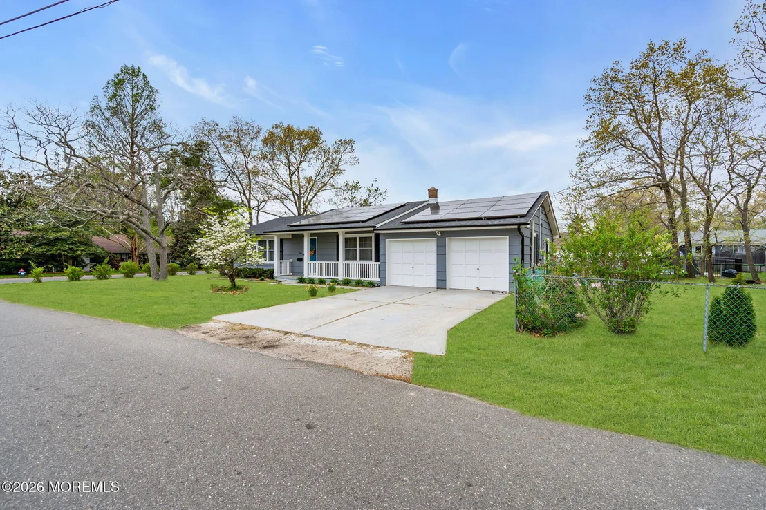 Photo of 300 Linden Avenue