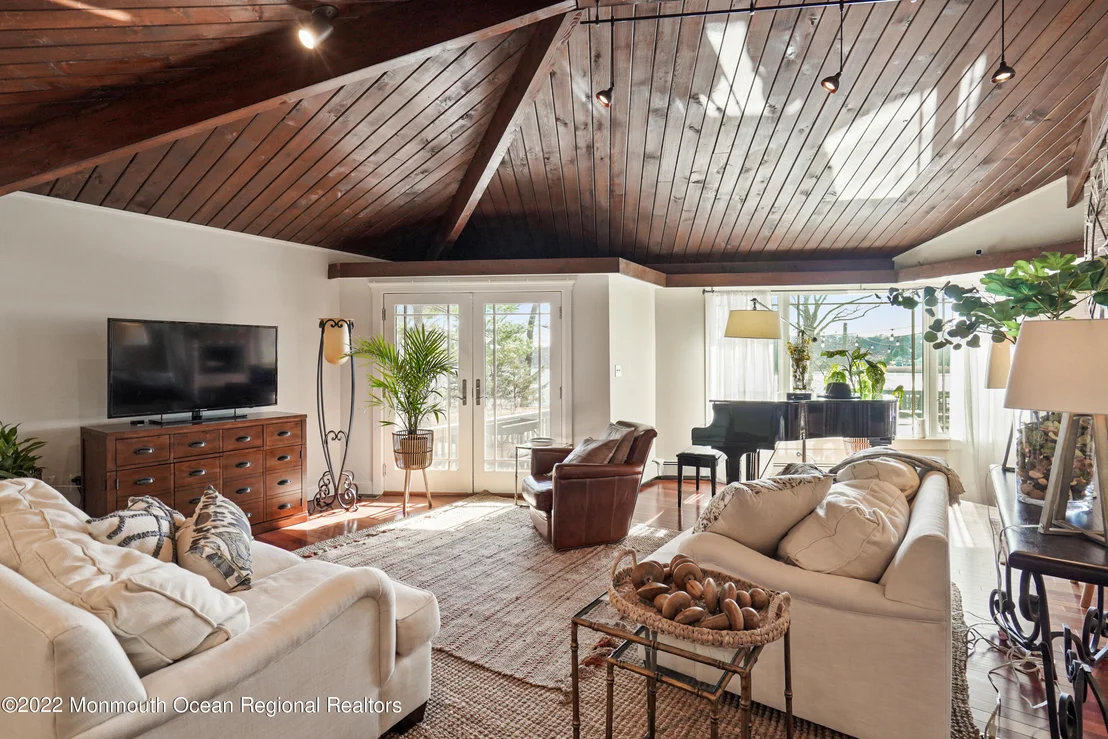 Photo of 2409 Riverside Terrace