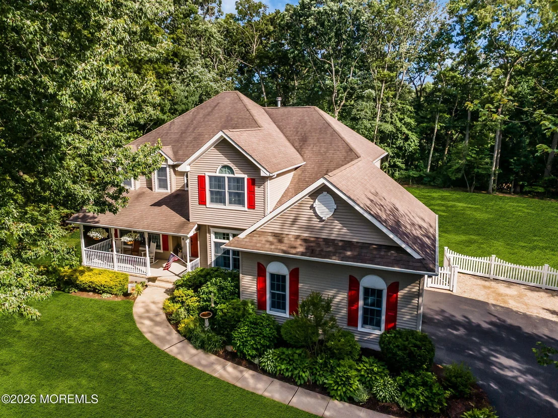 Photo of 2093 Overbrook Drive