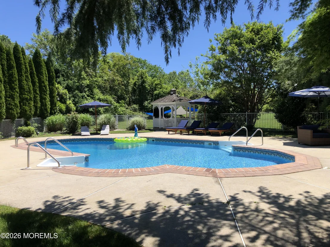 Photo of 48 Lakeside Avenue