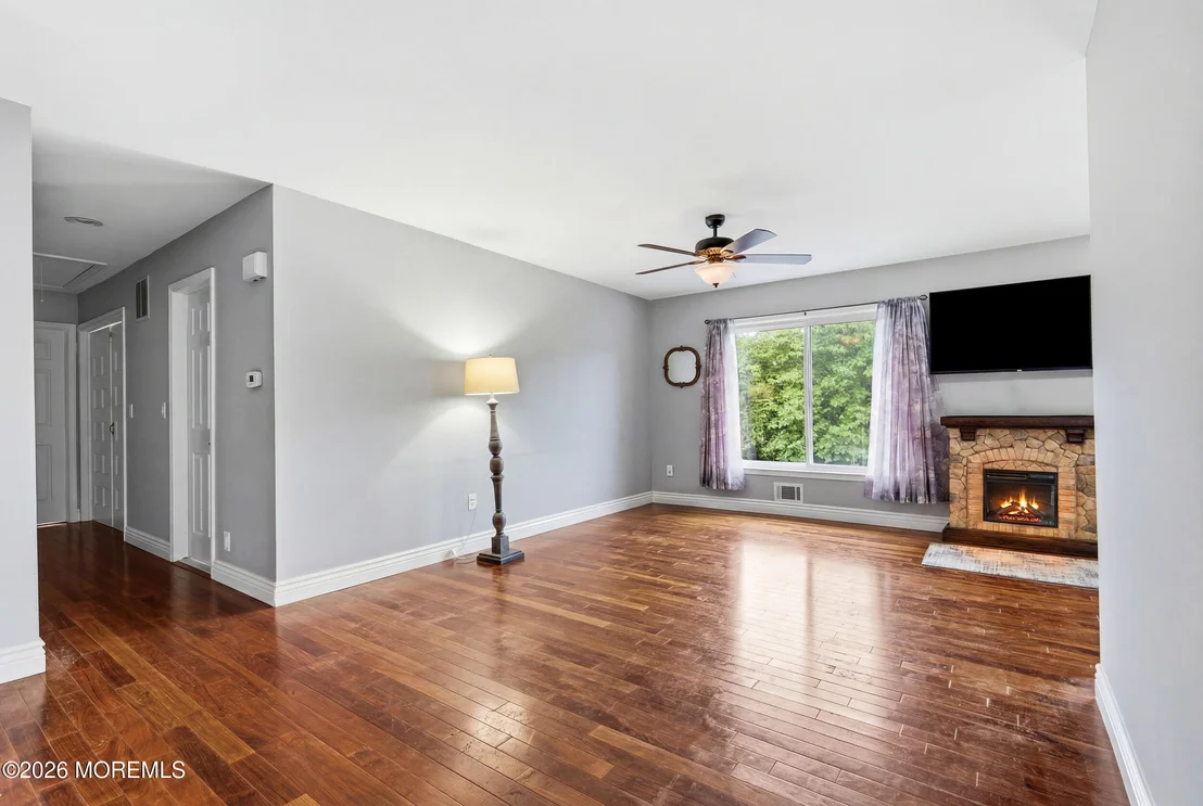 Photo of 652 Brookside Drive