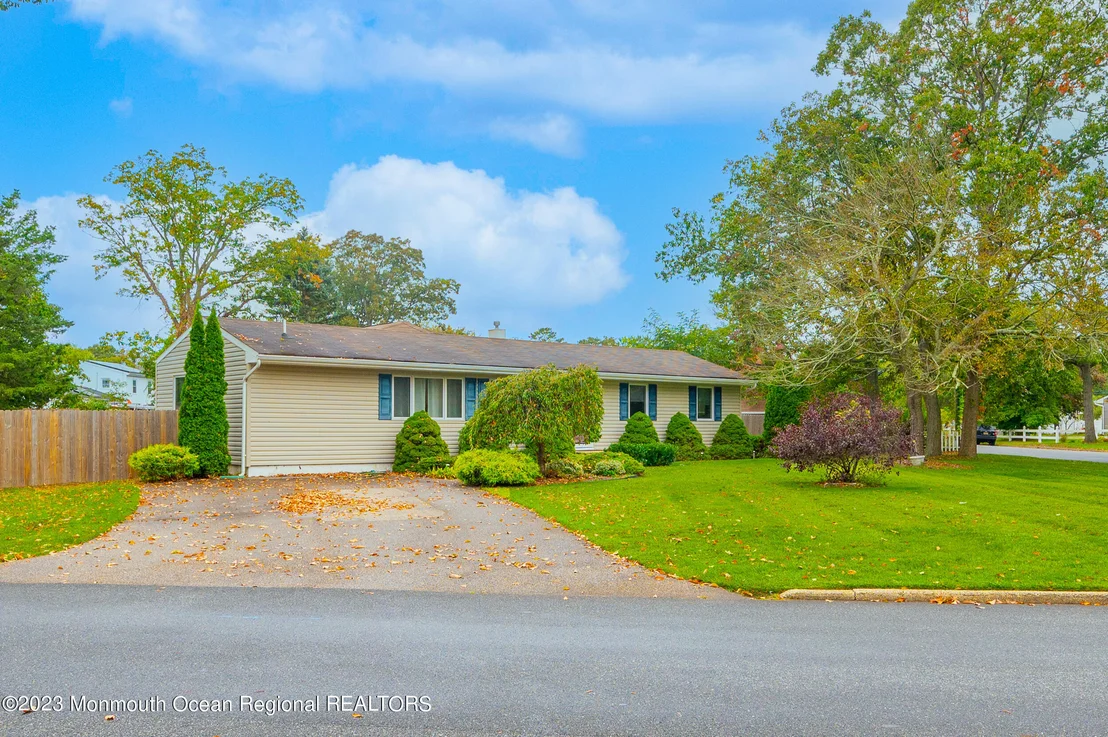Photo of 1147 Overlook Drive