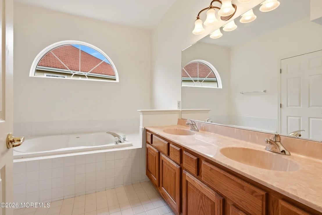 Photo of 33 Valley Stream Place