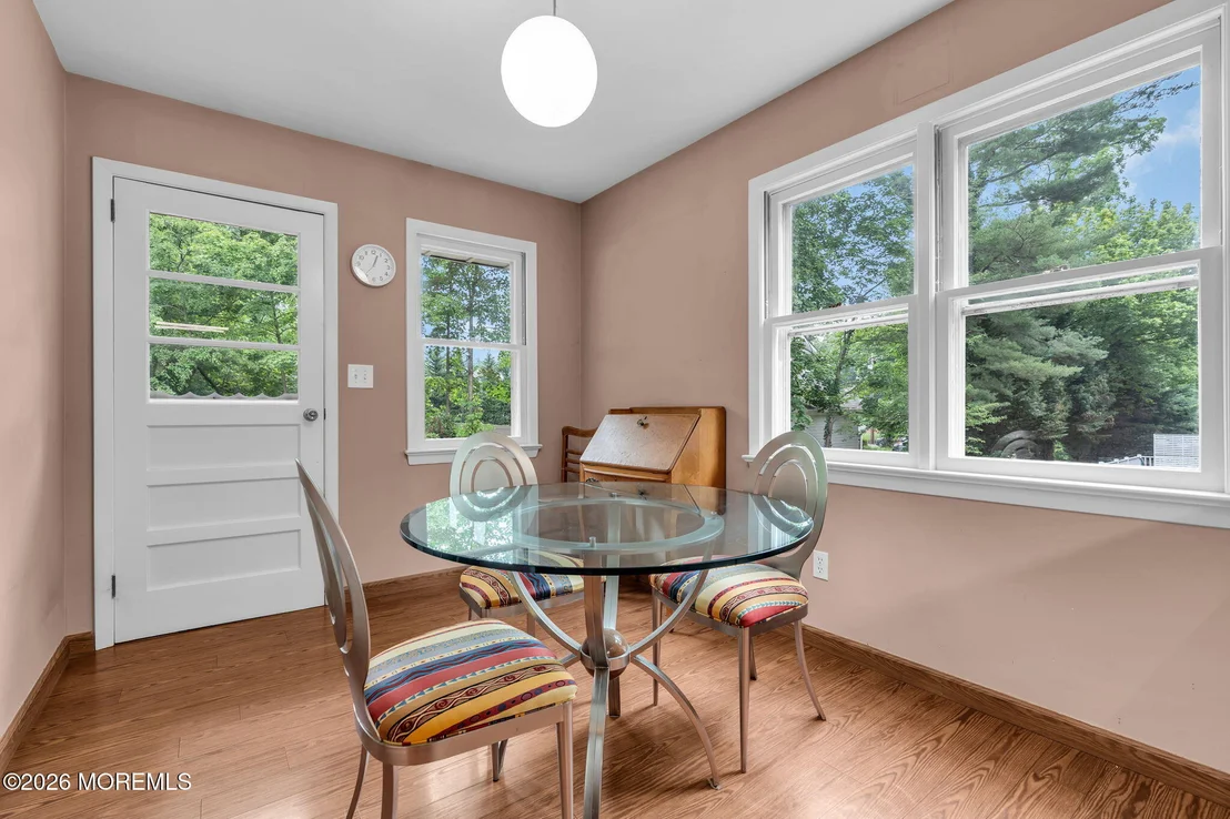 Photo of 343 River Road