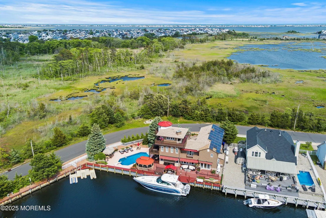 Photo of 54 Cedar Island Drive