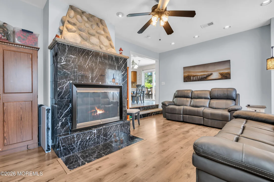 Photo of 421 Leanora Street