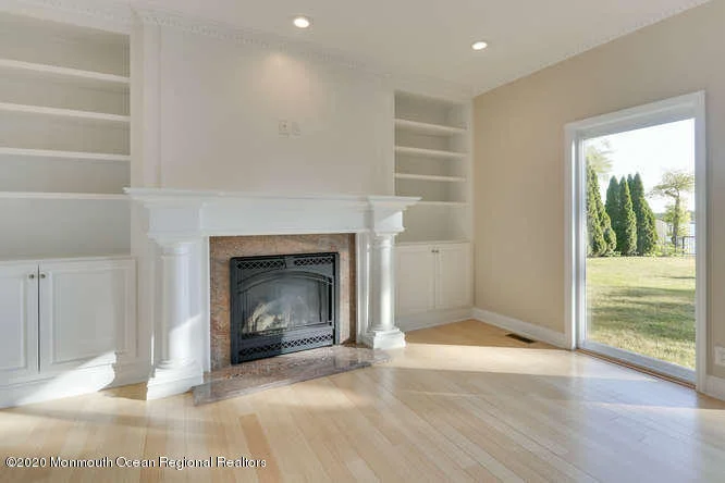 Photo of 2567 River Road