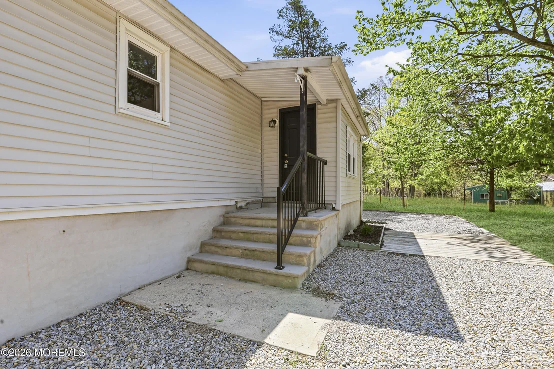Photo of 517 Newtons Corner Road