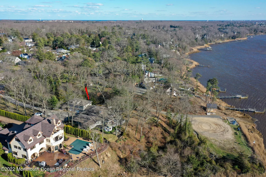 Photo of 2409 Riverside Terrace