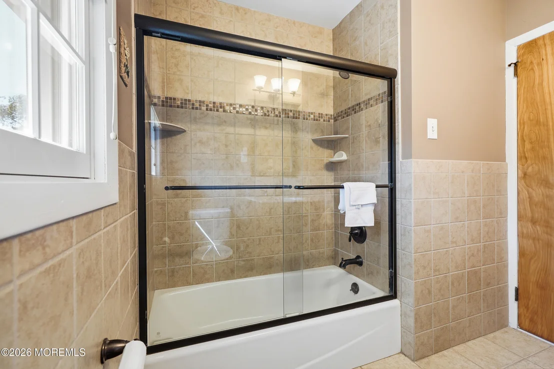 Photo of 481 Admiral Road