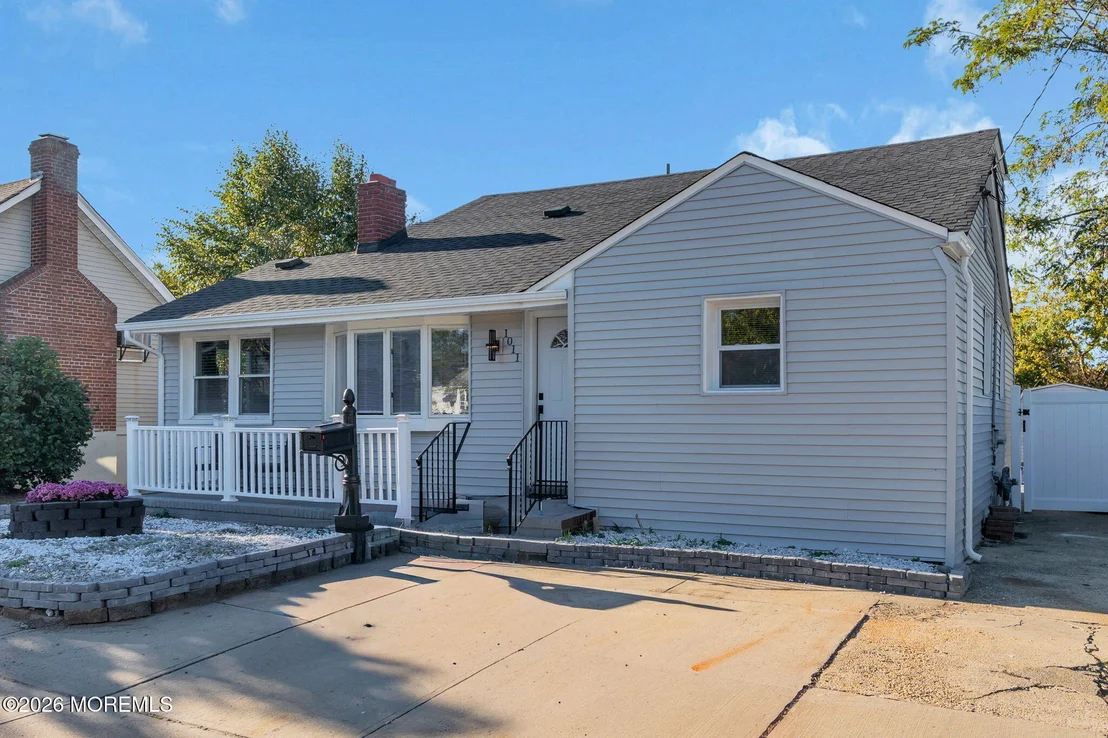 Photo of 1011 Florence Avenue