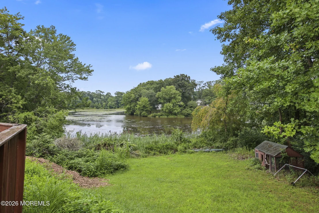 Photo of 30 S Lakeview Drive