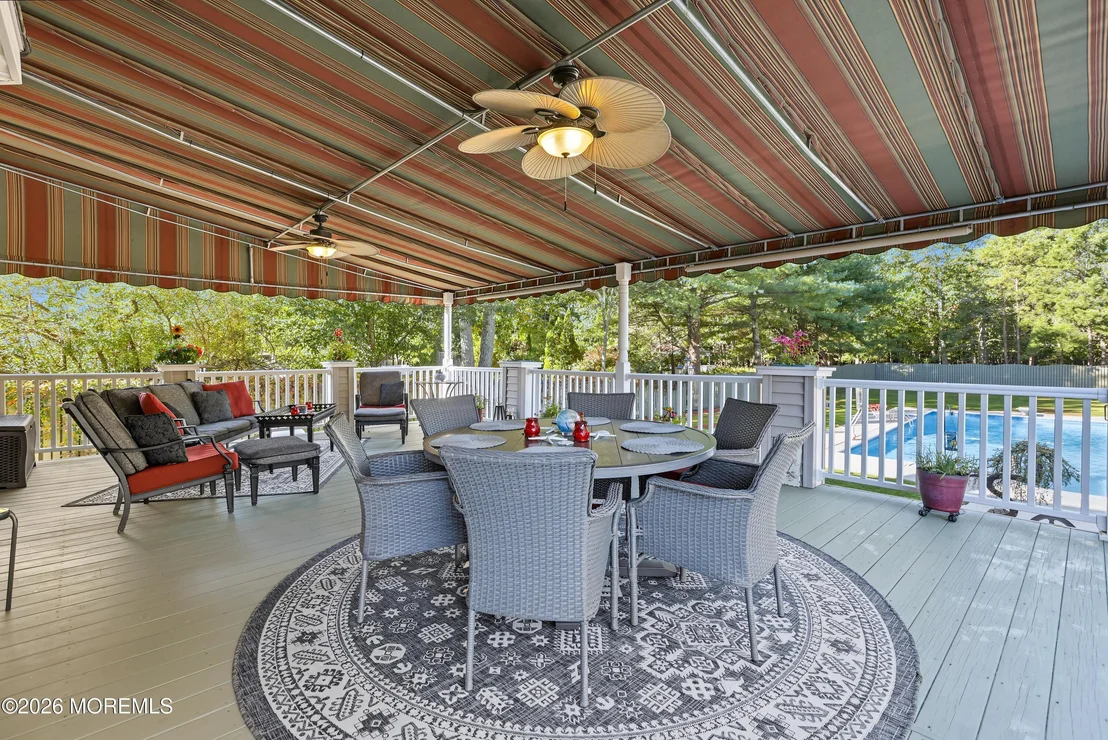 Photo of 611 Winterberry Boulevard
