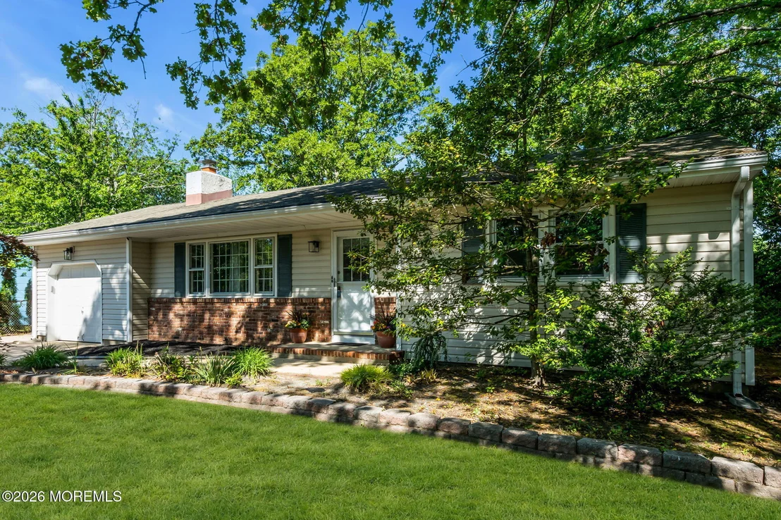 Photo of 424 Cornell Drive