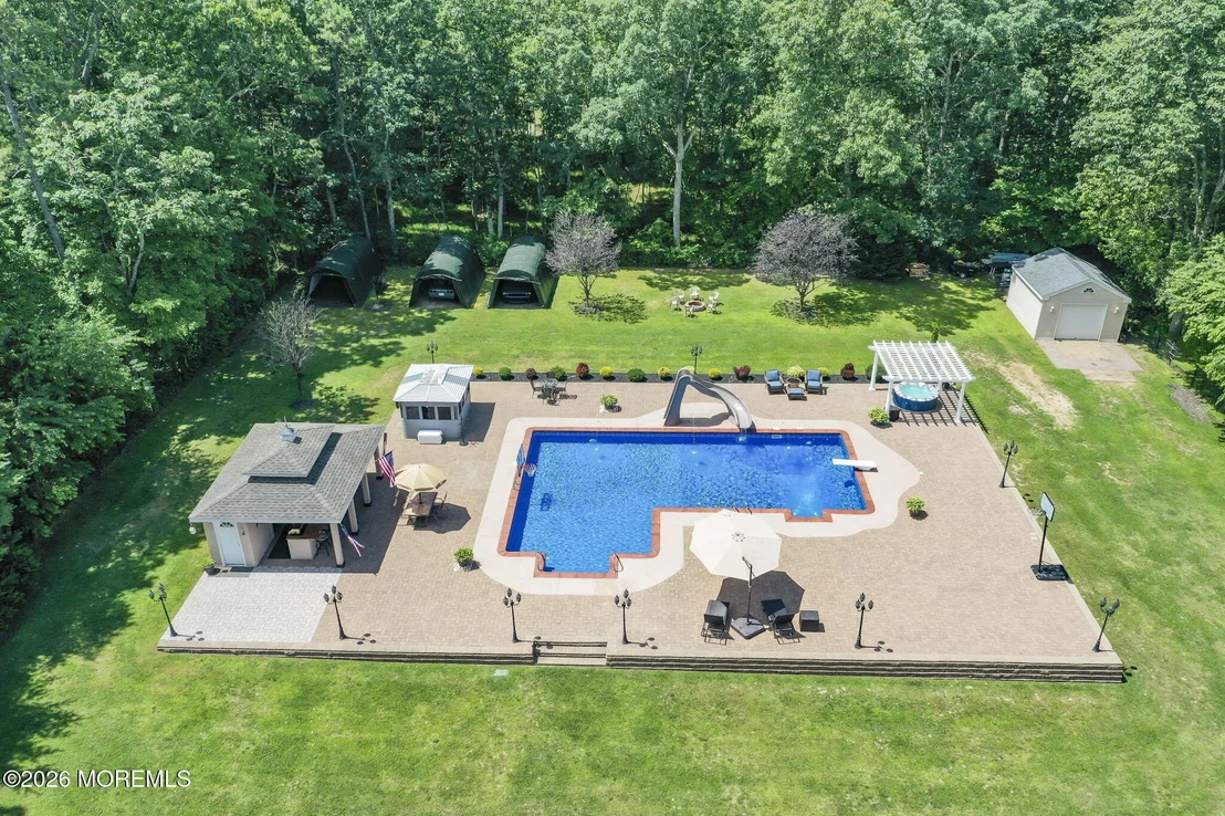 Photo of 296 Sunnybrook Road