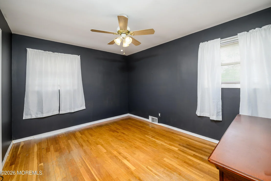 Photo of 2 Lawrence Avenue