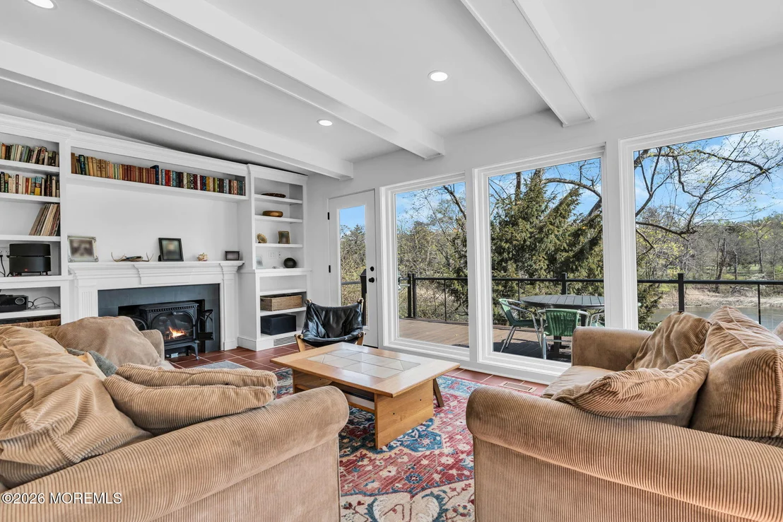 Photo of 531 Locust Point Road
