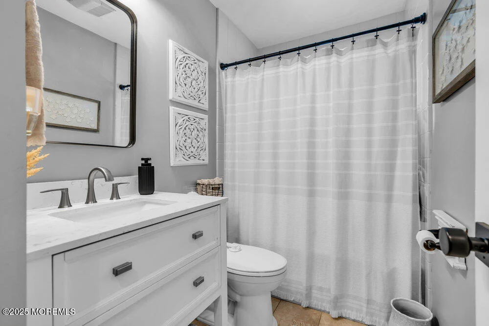 Photo of 984 Westminster Drive
