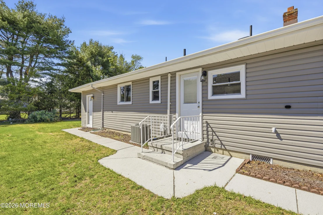 Photo of 429 Saint Thomas Drive