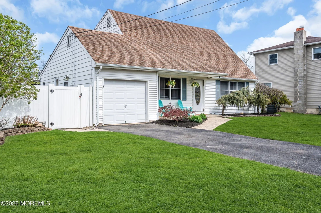 Photo of 305 Hudson Drive