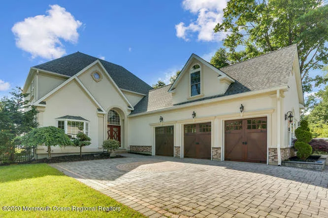 Photo of 2567 River Road
