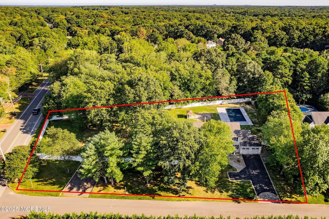 Photo of 657 Rodrigues Lane