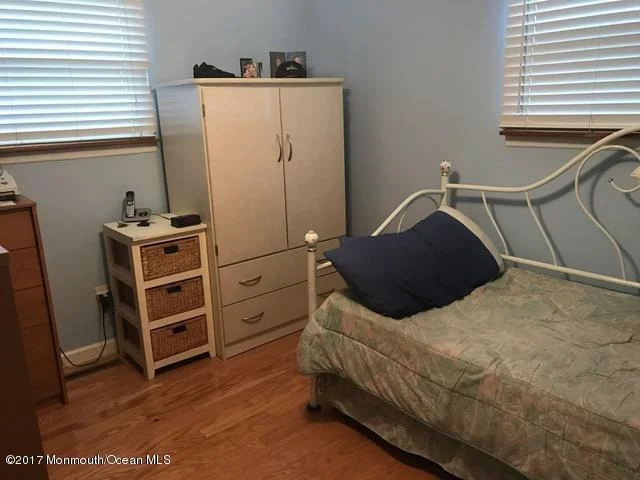 Photo of 450 Applegate Avenue